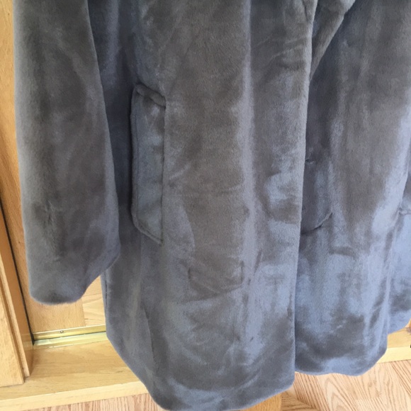 NWT Donna Karan New York faux fur coat size S - Picture 5 of 12